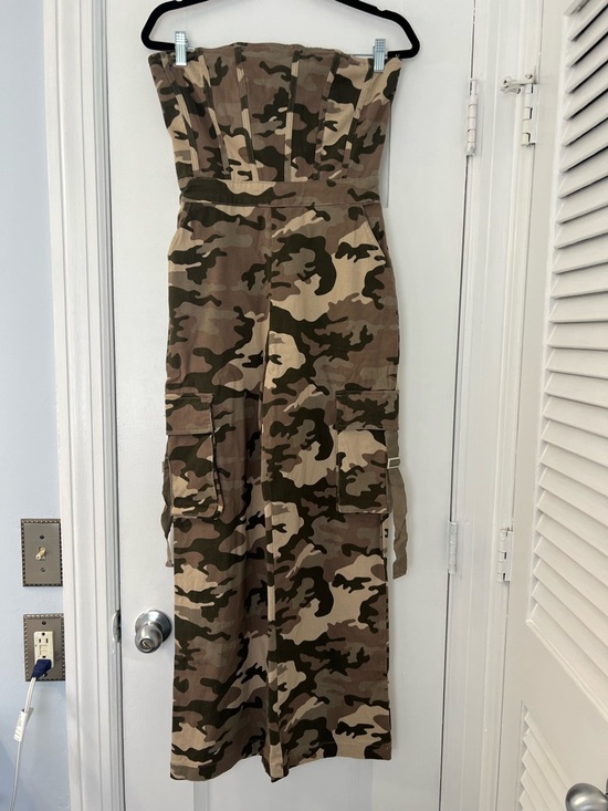 Arden B Strapless Camo Cargo Jumpsuit - Olive & Tan Size S - Picture 2 of 8